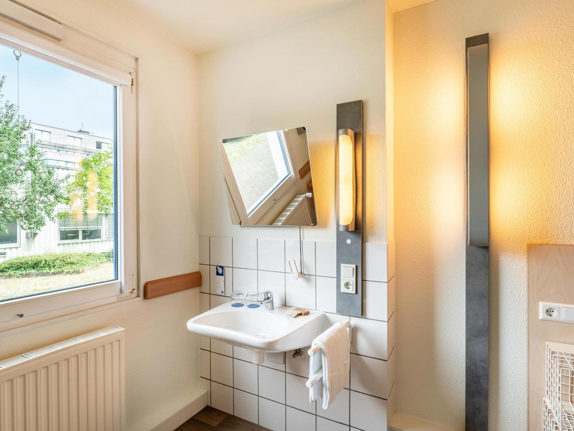 B&B Hotel Koeln-Porz Екстер'єр фото
