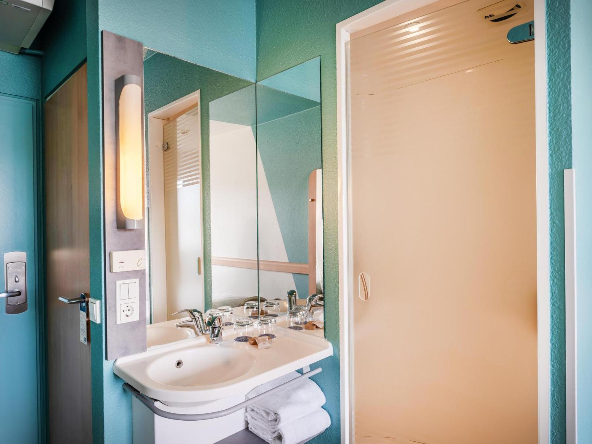 B&B Hotel Koeln-Porz Екстер'єр фото