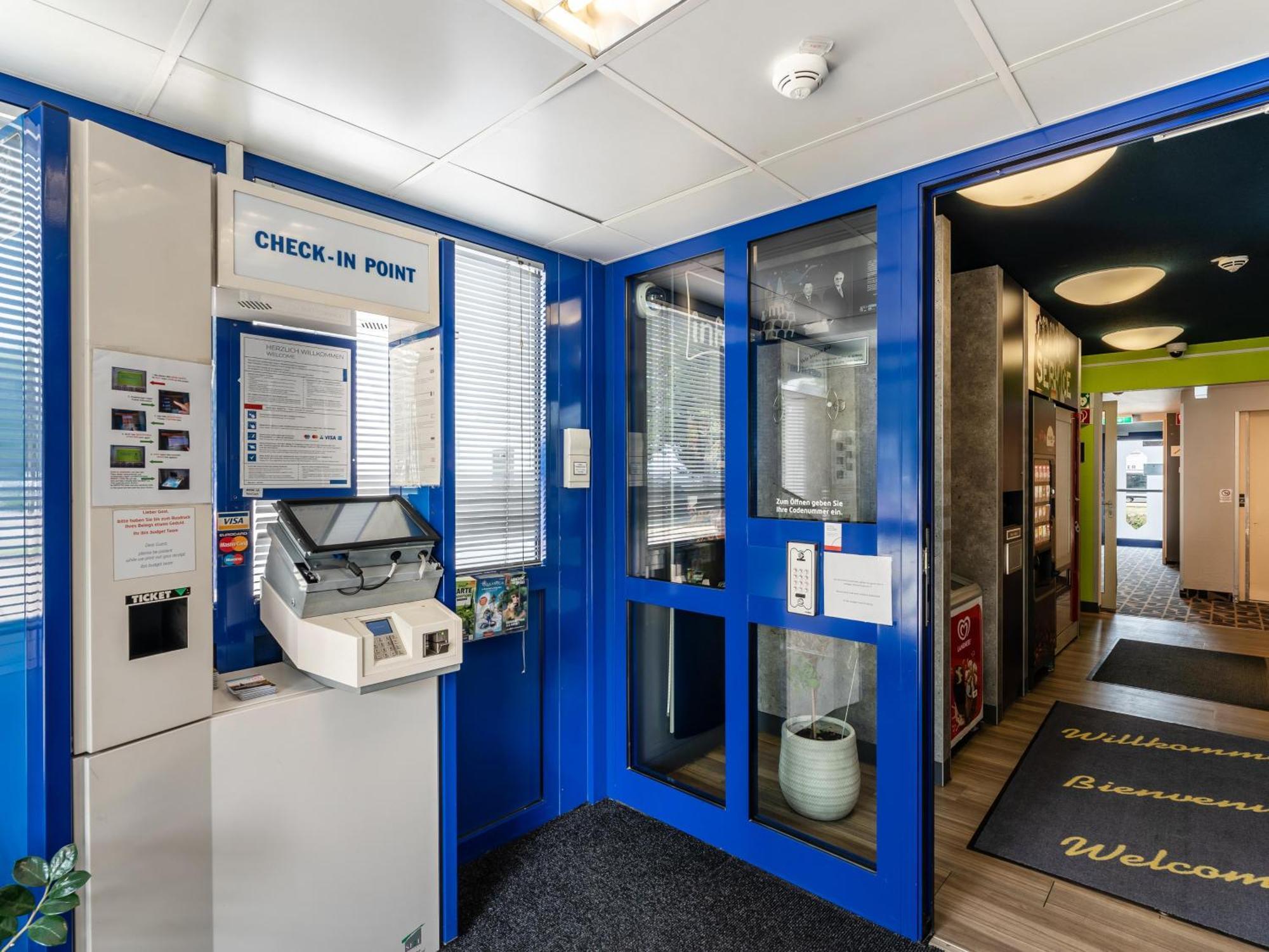 B&B Hotel Koeln-Porz Екстер'єр фото