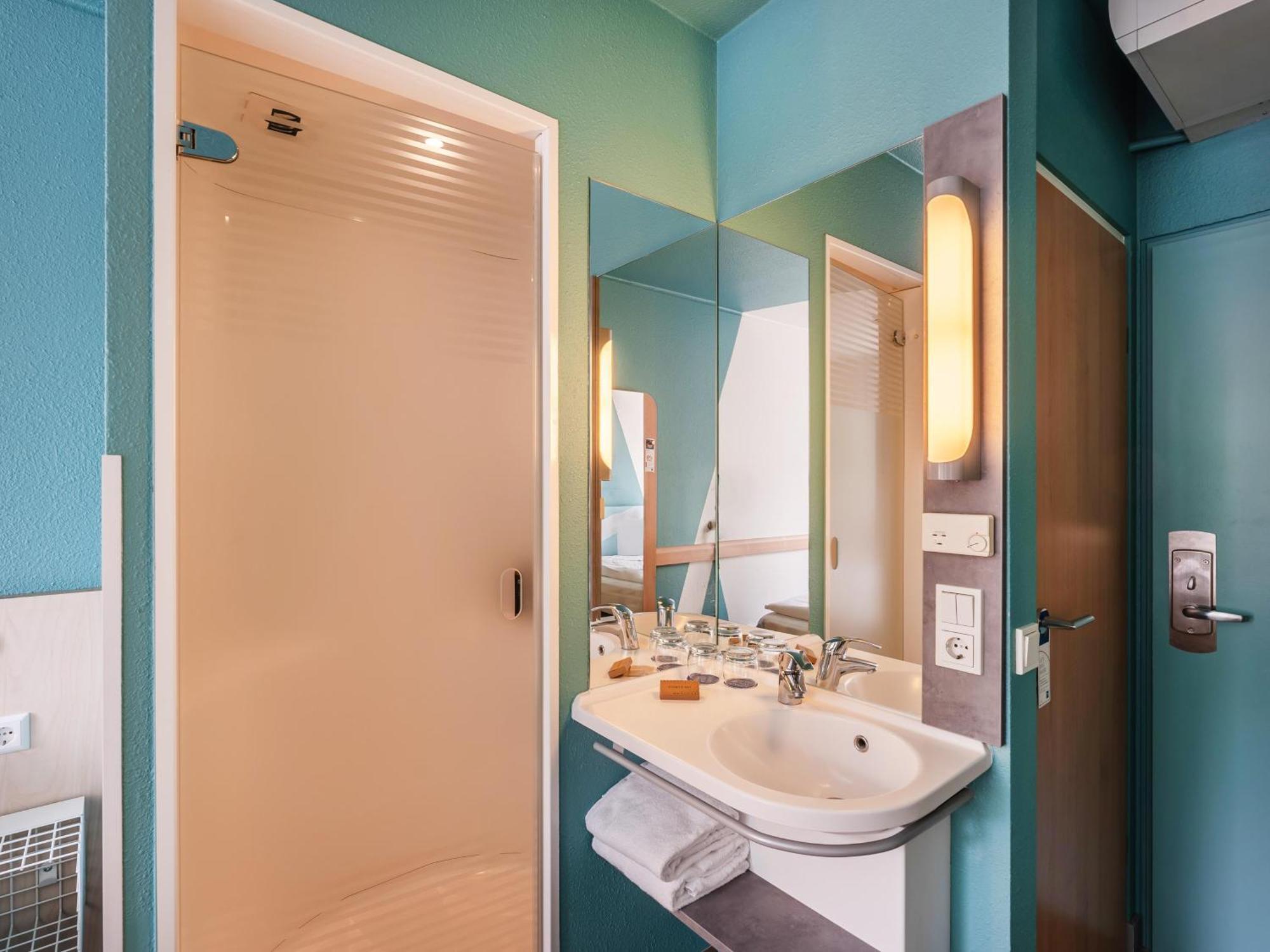 B&B Hotel Koeln-Porz Екстер'єр фото